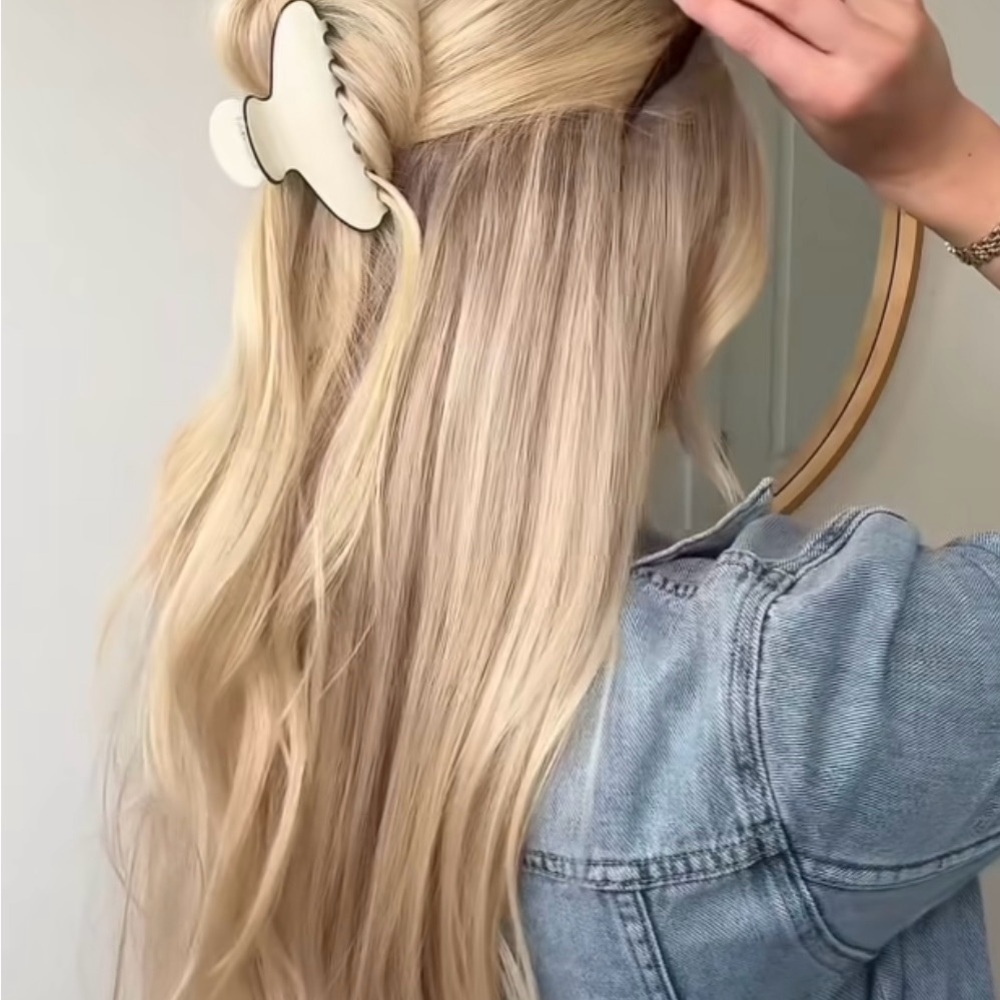 Cream Hair Claw Clip